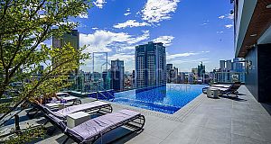 Luxury 3 Bedroom Penthouse for Rent now available in BKK2 with beautiful Pool, gym is available now.